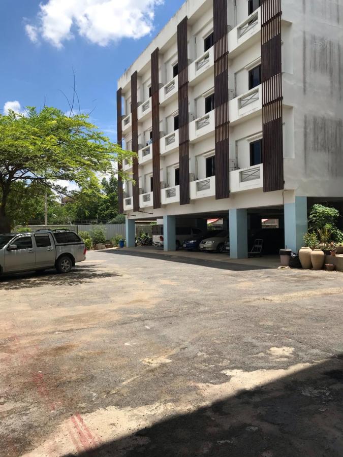 Vatchara Northgate Hotel Nakhon Sawan Ngoại thất bức ảnh