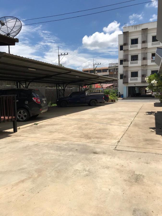 Vatchara Northgate Hotel Nakhon Sawan Ngoại thất bức ảnh