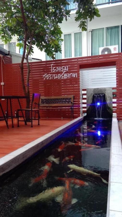 Vatchara Northgate Hotel Nakhon Sawan Ngoại thất bức ảnh