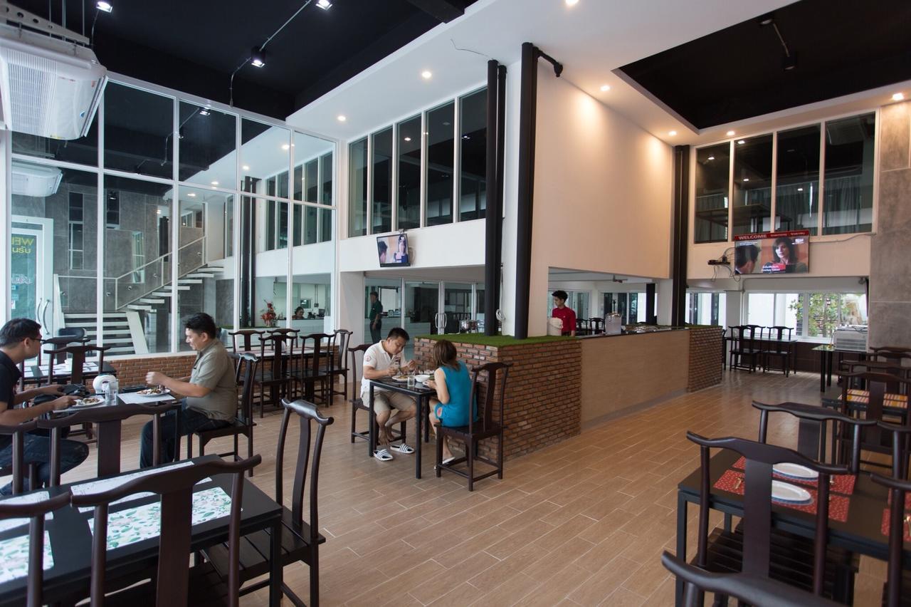 Vatchara Northgate Hotel Nakhon Sawan Ngoại thất bức ảnh